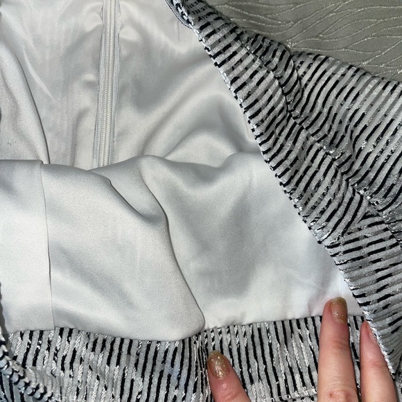 SHORT NEUTRAL COCKTAIL SKIRT - Picture 4 of 4